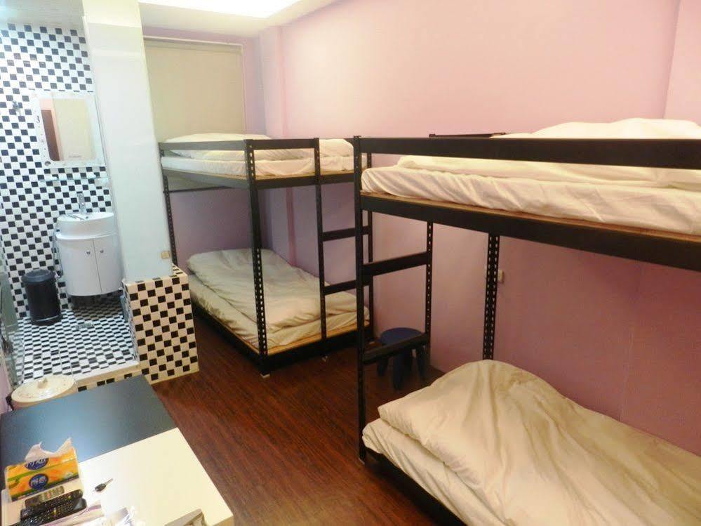 Feng Chia House Hostel Taichung Exterior foto